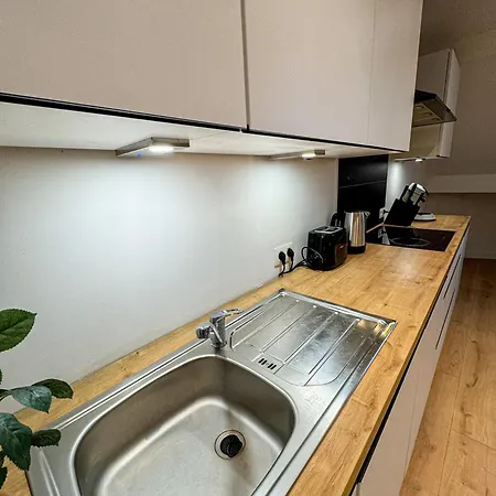 Appartamento Friendly 1br & 1lr Apt, 15 Min Walk To Center Gand