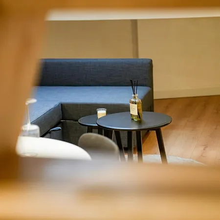 Friendly 1br & 1lr Apt, 15 Min Walk To Center Appartamento